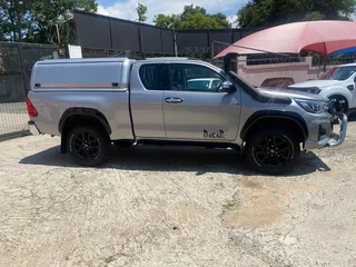 2018 Toyota Hilux 2.8 GD-6 extended cab 4x4, excellent condition, full service, R335000