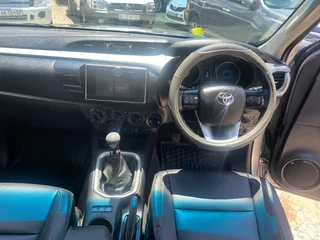 2018 Toyota Hilux 2.8 GD-6 extended cab 4x4, excellent condition, full service, R335000