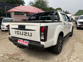 2021 Isuzu D-Max 250 D/Cab X-Rider Auto, excellent condition, full service, R259900