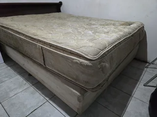 Second hand Queen Bed