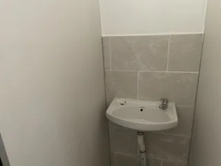 AAA GRADE rooms for rent to Ladies