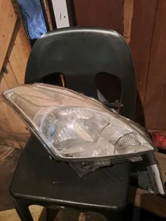 Toyota starlet right front headlight