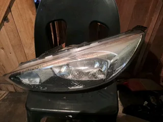 Ford focus left front headlight