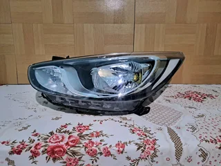 Hyundai accent left front headlight