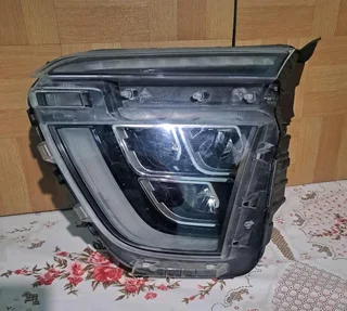 Hyundai creta left front headlight