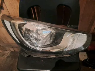 Hyundai accent right front headlight