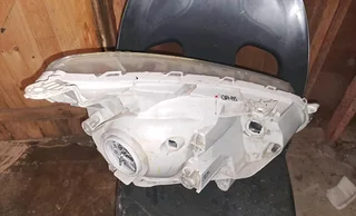 Isuzu dmax left front headlight
