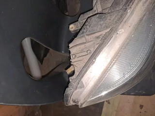 Merc w204 right front headlight (prefacelift)