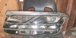 Vw touareg left front headlight