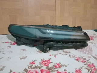 Toyota starlet cross right front upper headlight