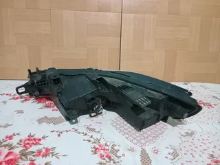 Toyota starlet cross right front upper headlight