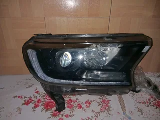 Ford ranger t8 right headlight (led)