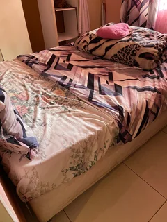 Queensize Orthopaedic Bed