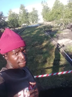 I Am Silence Lunda Malawian I Am Looking For A Job As A Garden Boy I Have 6 Years Experience Working