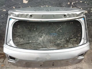 Suzuki Vitara Blezer/Toyota Urban Cruiser Tailgate