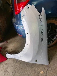 Renault Sandero Fender