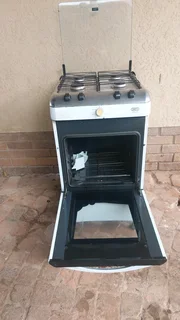 White Defy Gassstove for sale