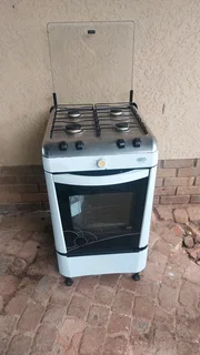 White Defy Gassstove for sale
