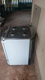 White Defy Gassstove for sale