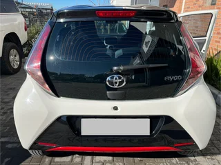 2015 Toyota Aygo 1.0  X-Play Hatchback