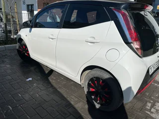 2015 Toyota Aygo 1.0  X-Play Hatchback