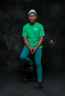 Am looking for a job as gardening and painting