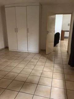 2 Bedroom Spacious Cottage to let in Orange Grove (Linksfield side)