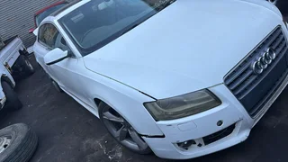 2010 Audi A5 2.0 T Automatic Engine Code : CDNC Breaking up for Spares