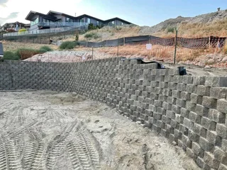 Retaining walls installation