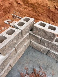 Retaining walls installation