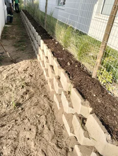 Retaining walls installation