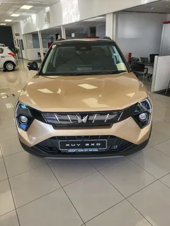 2025 Mahindra XUV300 SUV AX7L