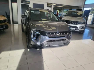 2025 Mahindra XUV  3XO AX5 MT   SUV