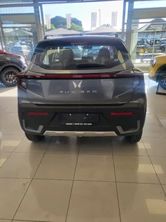 2025 Mahindra XUV  3XO AX5 MT   SUV