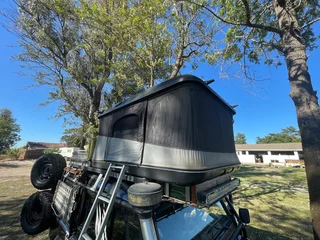Rooftop tent James Baroud explorer EVO