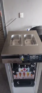 Ice cream machine , 3 flavours, floor standing
