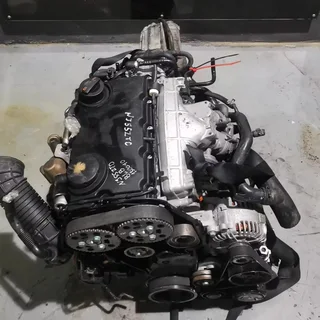 Audi A4 and A6 2.0 TDI Diesel Engine BLB with Injectors, Throttle Body and Flywheel Assembly