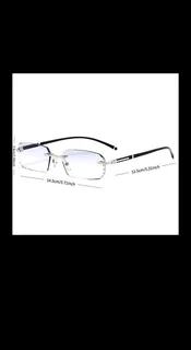 BRAND NEW FASHIONABLE LIGHT GLASSES – TRANSPARENT LENSES – R330!