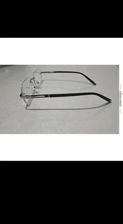 BRAND NEW FASHIONABLE LIGHT GLASSES – TRANSPARENT LENSES – R330!