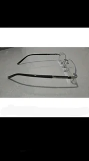 BRAND NEW FASHIONABLE LIGHT GLASSES – TRANSPARENT LENSES – R330!