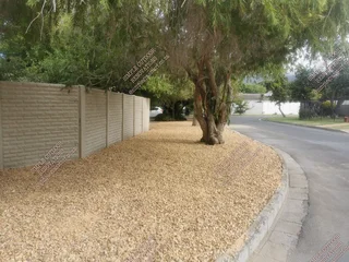 Decorative Pebble Stones#bark Mulch And Compost #supply And Installation @lowcost