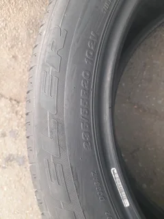 2x 235/55/R20 BRIDGESTONE DUELER H/L TYRES 90% THREAD LIFE CALL ZUMA 0617061663