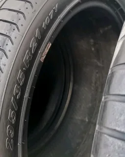 4x 295/35/R21 PIRELLI P ZERO NORMAL TYRES 90% THREAD LIFE CALL ZUMA 0617061663