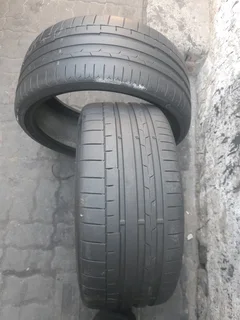 2x 245/30/R20 CONTINENTAL NORMAL TYRES 90% THREAD LIFE CALL ZUMA 0617061663