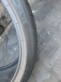 2x 245/30/R20 CONTINENTAL NORMAL TYRES 90% THREAD LIFE CALL ZUMA 0617061663