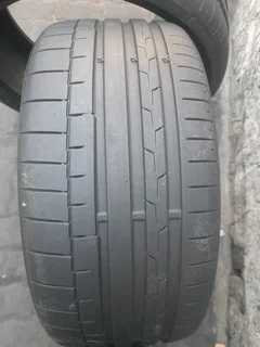 2x 245/30/R20 CONTINENTAL NORMAL TYRES 90% THREAD LIFE CALL ZUMA 0617061663