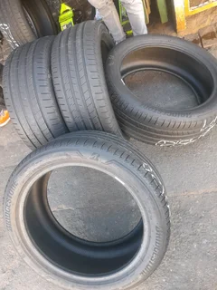 4x 245/45/r20 Bridgestone Alenza Runflat Tyres 90%thread Life Call Zuma 0617061663