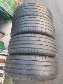 4x 235/55/R18 MICHELIN AND GOODYEAR TYRES 95% THREAD LIFE CALL ZUMA 0617061663