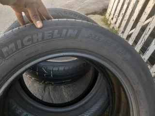 4x 235/55/R18 MICHELIN AND GOODYEAR TYRES 95% THREAD LIFE CALL ZUMA 0617061663