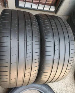 2x 275/35/R21 PIRELLI P ZERO RUNFLAT TYRES CALL ZUMA 0617061663